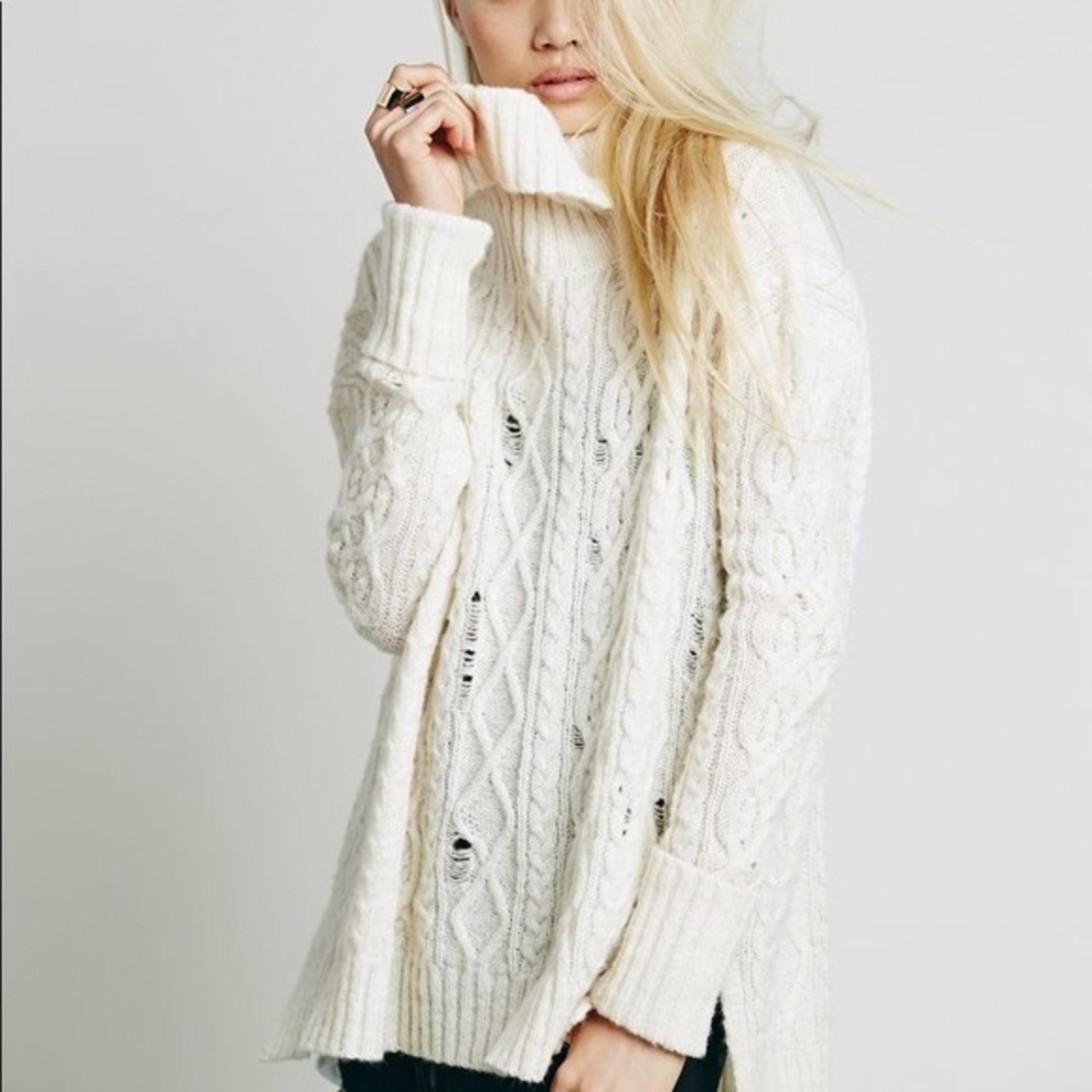 FREE PEOPLE OVERSIZED TURTLENECK